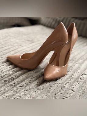 Guess - Nude Patent Pointed-Toe Stiletto Pumps